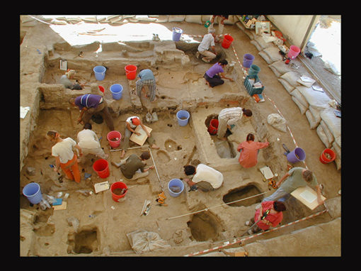 Different Excavation Styles create Different Windows into Çatalhöyük (2000)